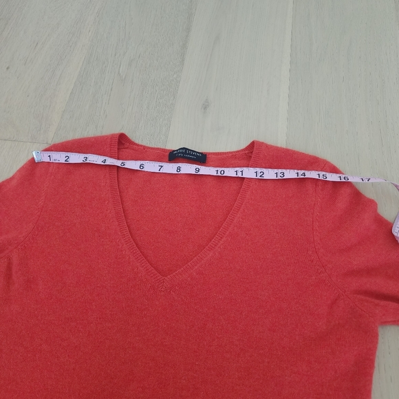 Valerie Stevens Coral V-Neck Cashmere Jumper - Picture 6 of 7